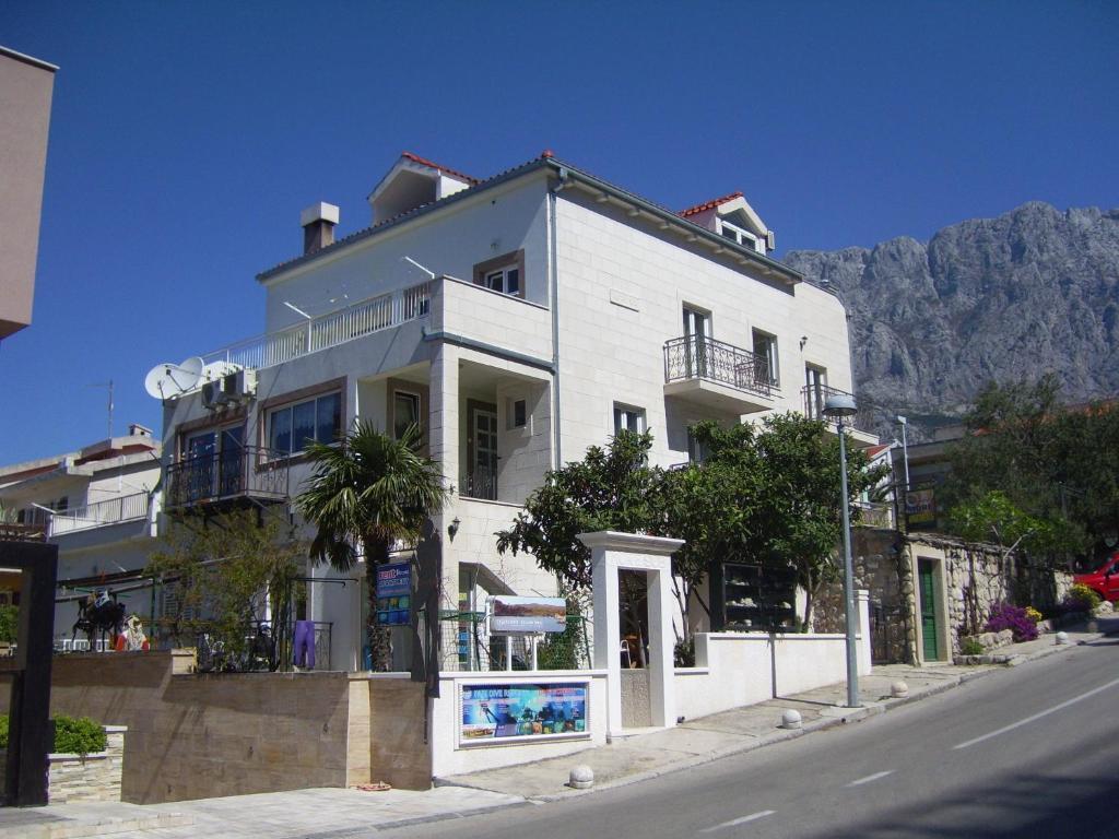 Apartments Villa More Makarska Bagian luar foto